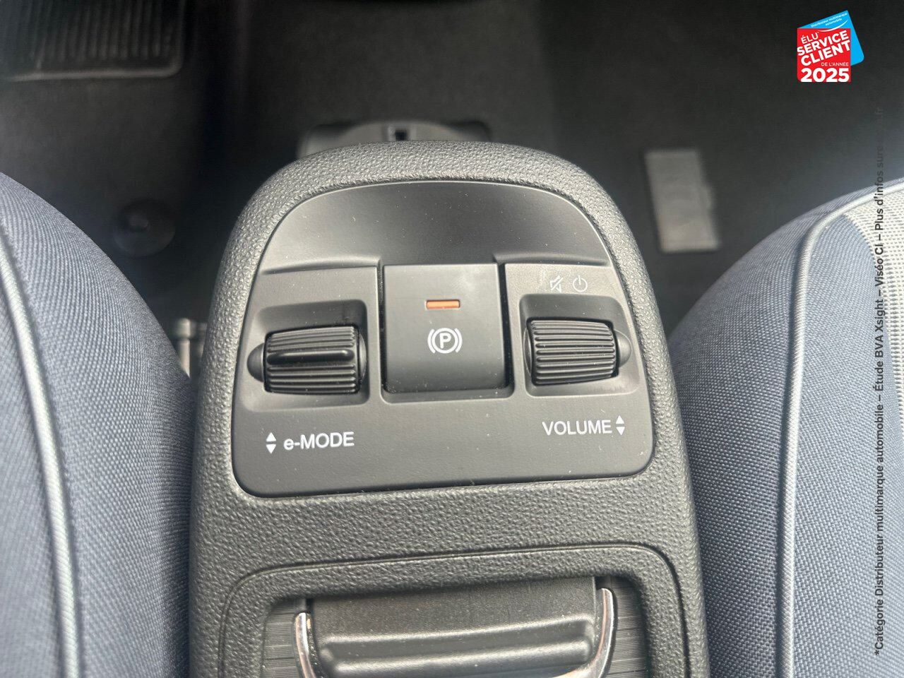 Véhicule d'occasion FIAT 500C E 118CH ICONE STEP1 2021 chez Peugeot Sedan