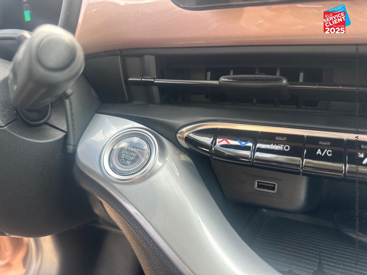 Véhicule d'occasion FIAT 500C E 118CH ICONE STEP1 2021 chez Peugeot Sedan