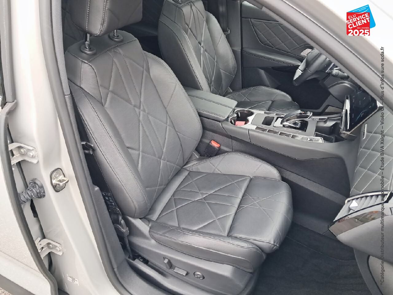 Véhicule d'occasion DS DS 7 CROSSBACK E-TENSE 4X4 300CH RIVOLI chez Toyota Thionville