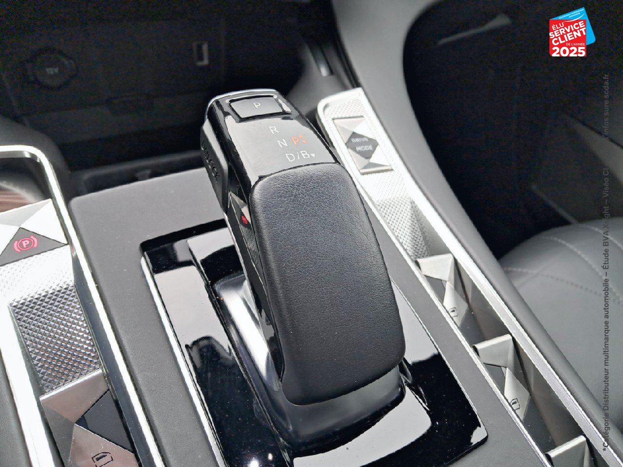 Véhicule d'occasion DS DS 7 CROSSBACK E-TENSE 4X4 300CH RIVOLI chez Toyota Thionville
