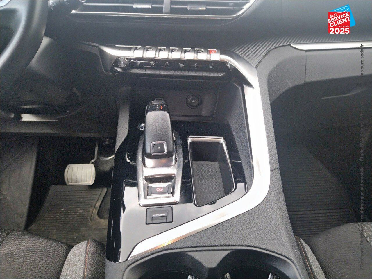 Véhicule d'occasion PEUGEOT 5008 1.5 BLUEHDI 130CH SS ACTIVE BUSINESS EAT8 chez Renault Saint-Louis