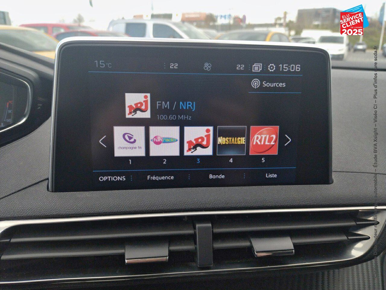 Véhicule d'occasion PEUGEOT 5008 1.5 BLUEHDI 130CH SS ACTIVE BUSINESS EAT8 chez Renault Saint-Louis