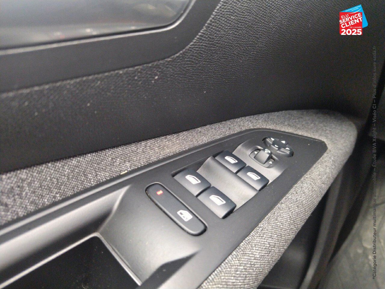 Véhicule d'occasion PEUGEOT 5008 1.5 BLUEHDI 130CH SS ACTIVE BUSINESS EAT8 chez Renault Saint-Louis