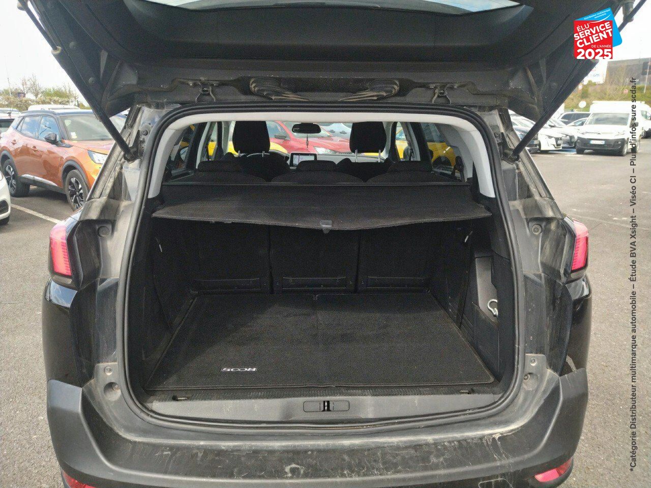 Véhicule d'occasion PEUGEOT 5008 1.5 BLUEHDI 130CH SS ACTIVE BUSINESS EAT8 chez Renault Saint-Louis