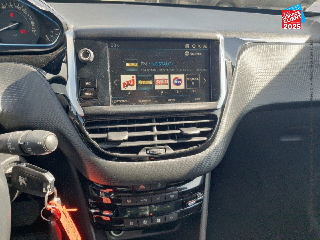 Véhicule d'occasion PEUGEOT 2008 1.2 PURETECH 110CH E6.C ALLURE S/S EAT6 GPS CAMERA chez Hyundai Chalons