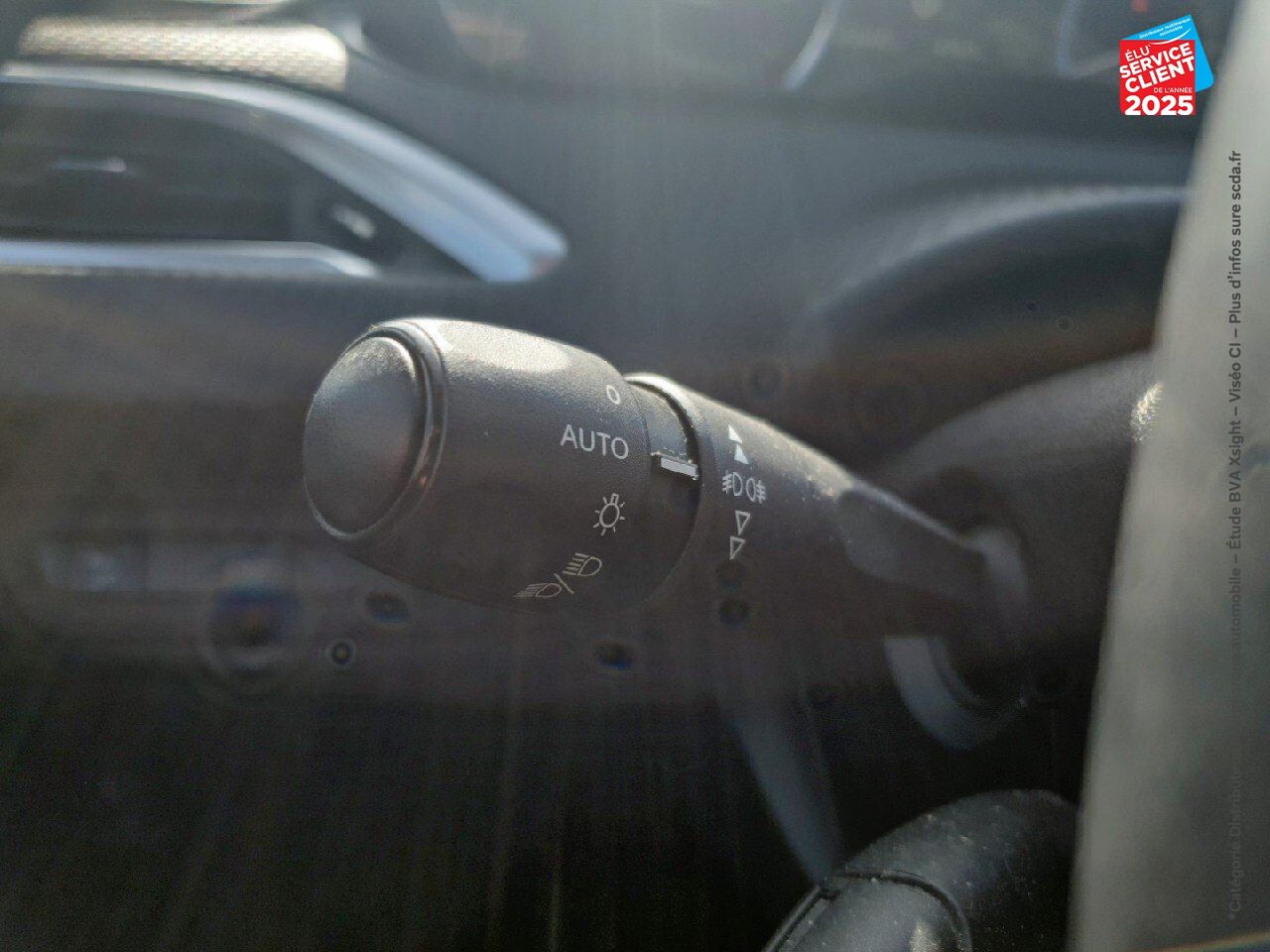 Véhicule d'occasion PEUGEOT 2008 1.2 PURETECH 110CH E6.C ALLURE S/S EAT6 GPS CAMERA chez Hyundai Chalons