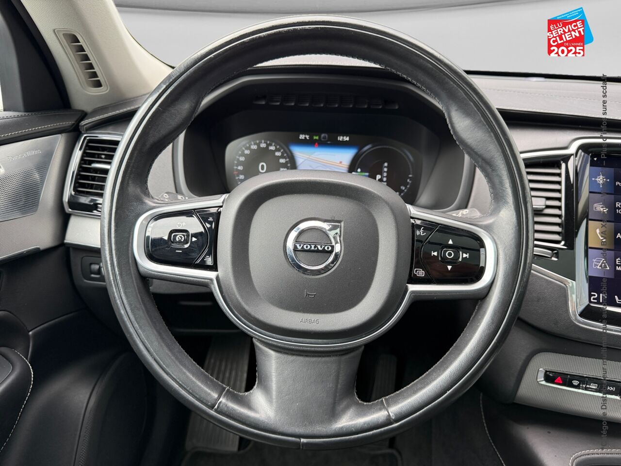 Véhicule d'occasion VOLVO XC90 T8 TWIN ENGINE 320 + 87CH INSCRIPTION LUXE GEARTRONIC 7 PLACES chez Renault Saint-Louis