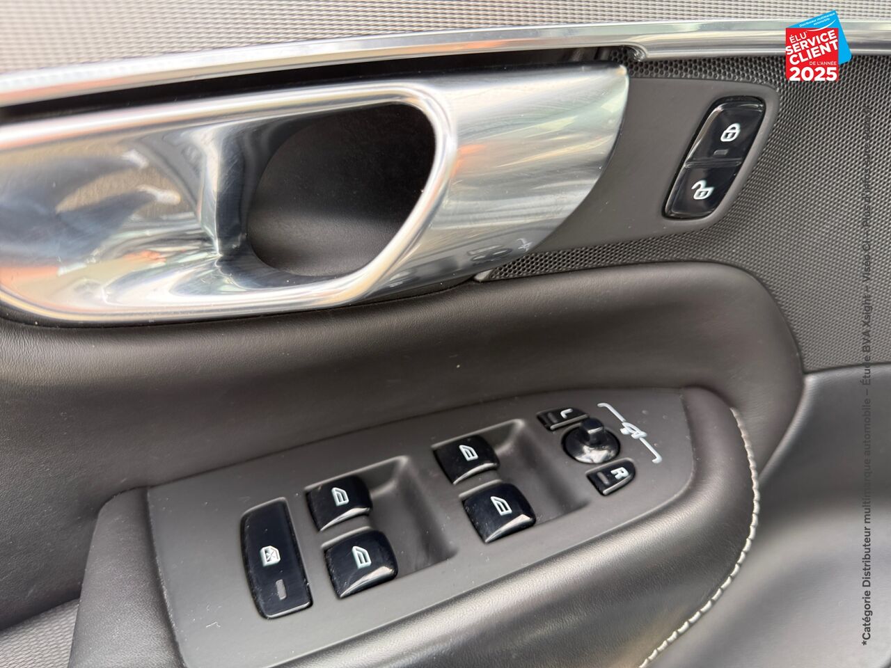 Véhicule d'occasion VOLVO XC90 T8 TWIN ENGINE 320 + 87CH INSCRIPTION LUXE GEARTRONIC 7 PLACES chez Renault Saint-Louis