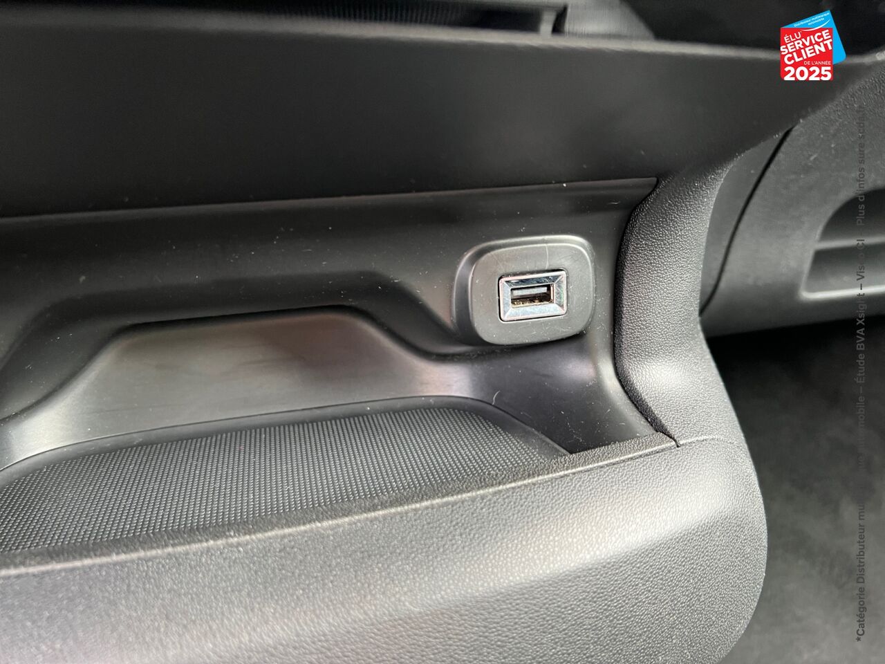 Véhicule d'occasion CITROEN C4 CACTUS PURETECH 110CH S/S FEEL E6.D-TEMP chez Peugeot Hirson