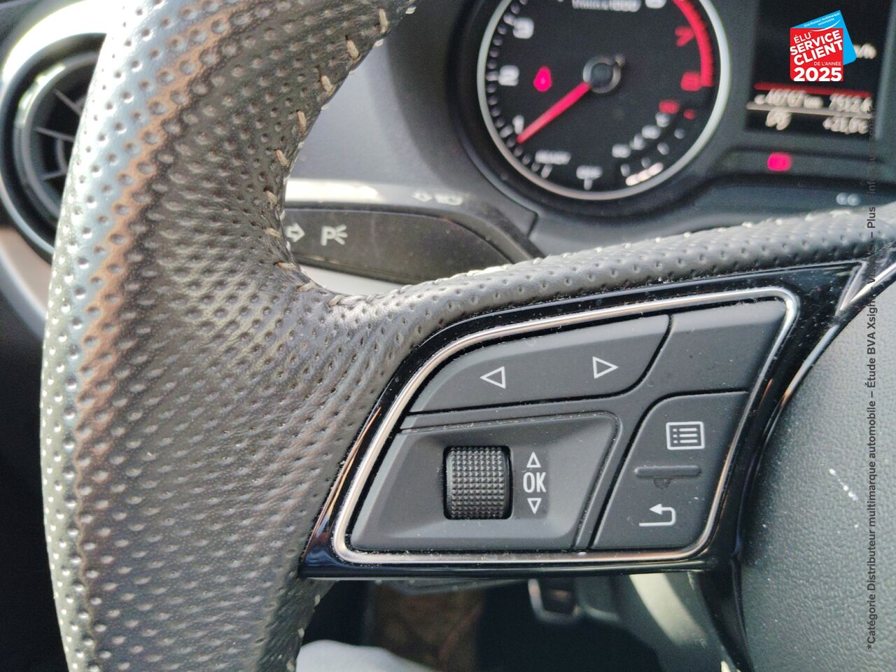 Véhicule d'occasion AUDI Q2 35 1.4 TFSI 150CH COD S LINE GPS chez BMW Lons le Saunier