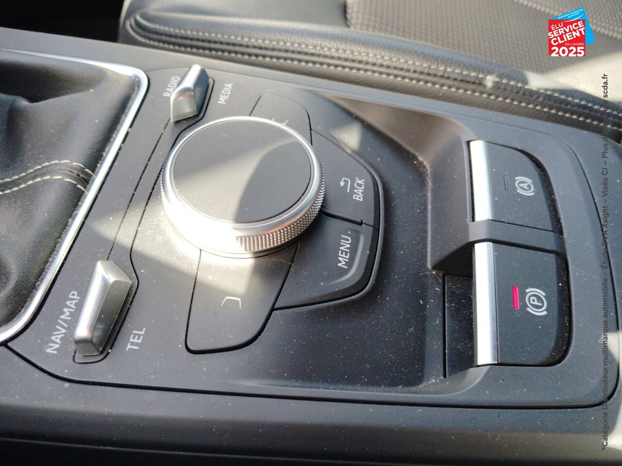 Véhicule d'occasion AUDI Q2 35 1.4 TFSI 150CH COD S LINE GPS chez BMW Lons le Saunier