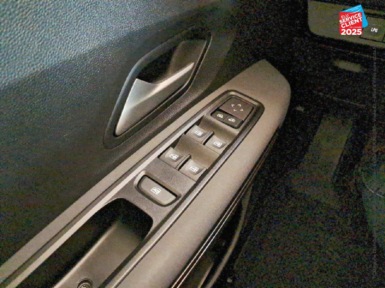 Véhicule d'occasion DACIA SANDERO 1.0 ECO-G 100CH STEPWAY EXTREME + GPS CAMERA chez Renault Mulhouse
