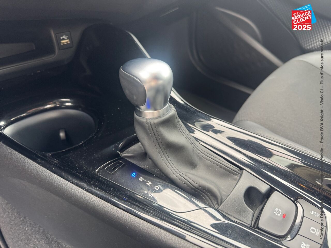 Véhicule d'occasion TOYOTA C-HR 2.0 HYBRIDE 184CH DESIGN ULTIMATE E-CVT chez Toyota Thionville