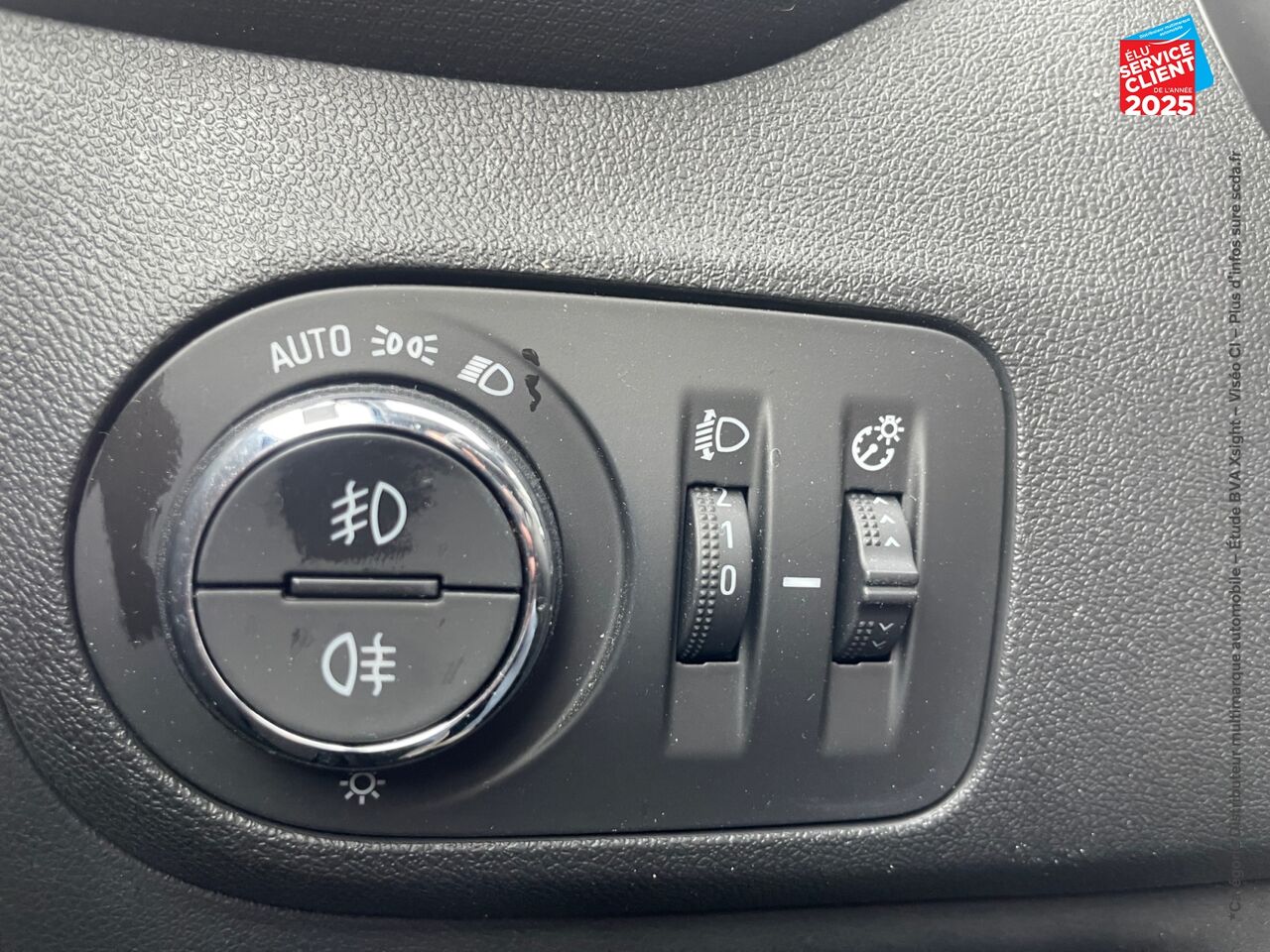Véhicule d'occasion OPEL CROSSLAND X 1.2 TURBO 110CH DESIGN EDITION EURO 6D-T GPS CAMERA CARPLAY chez Renault Colmar