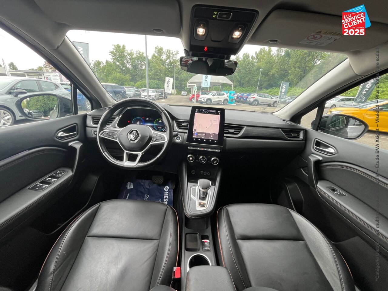 Véhicule d'occasion RENAULT CAPTUR 1.6 E-TECH HYBRIDE INITIALE PARIS -21 SIEGES CHAUF/CUIR GPS CAMERA chez Fiat Strasbourg