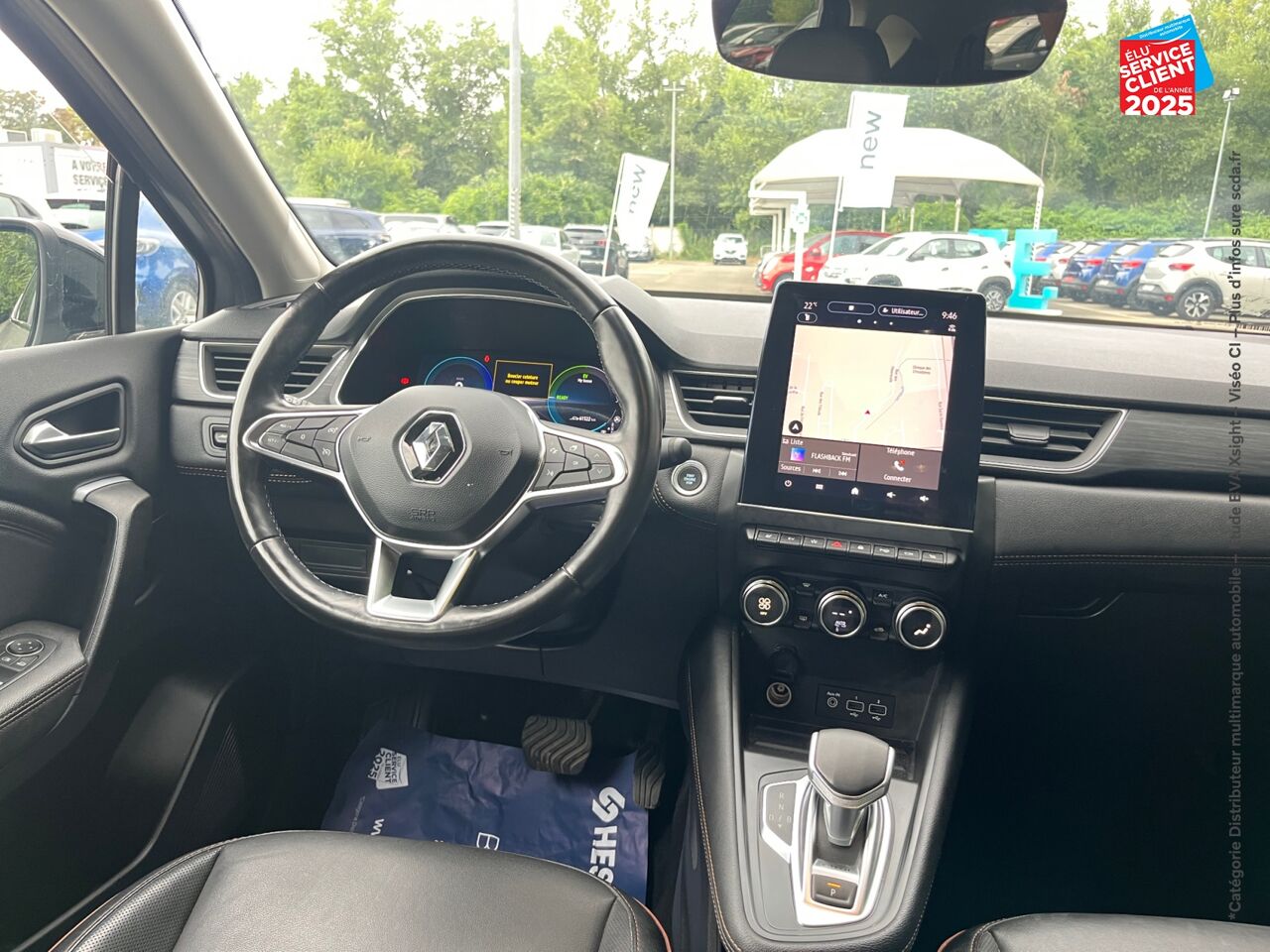 Véhicule d'occasion RENAULT CAPTUR 1.6 E-TECH HYBRIDE INITIALE PARIS -21 SIEGES CHAUF/CUIR GPS CAMERA chez Fiat Strasbourg