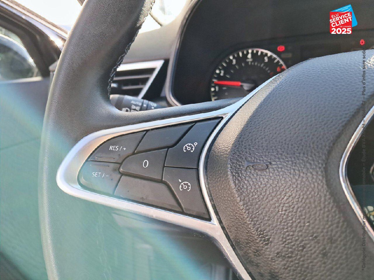 Véhicule d'occasion RENAULT CLIO 1.0 TCE 90CH EQUILIBRE chez Opel Verdun