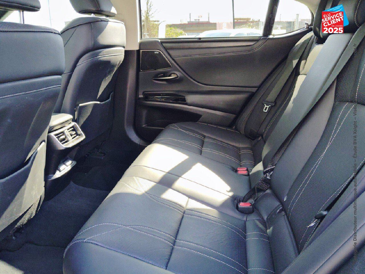 Véhicule d'occasion LEXUS ES 300H EXECUTIVE TOUVRANT CAMERA GPS chez Toyota Thionville