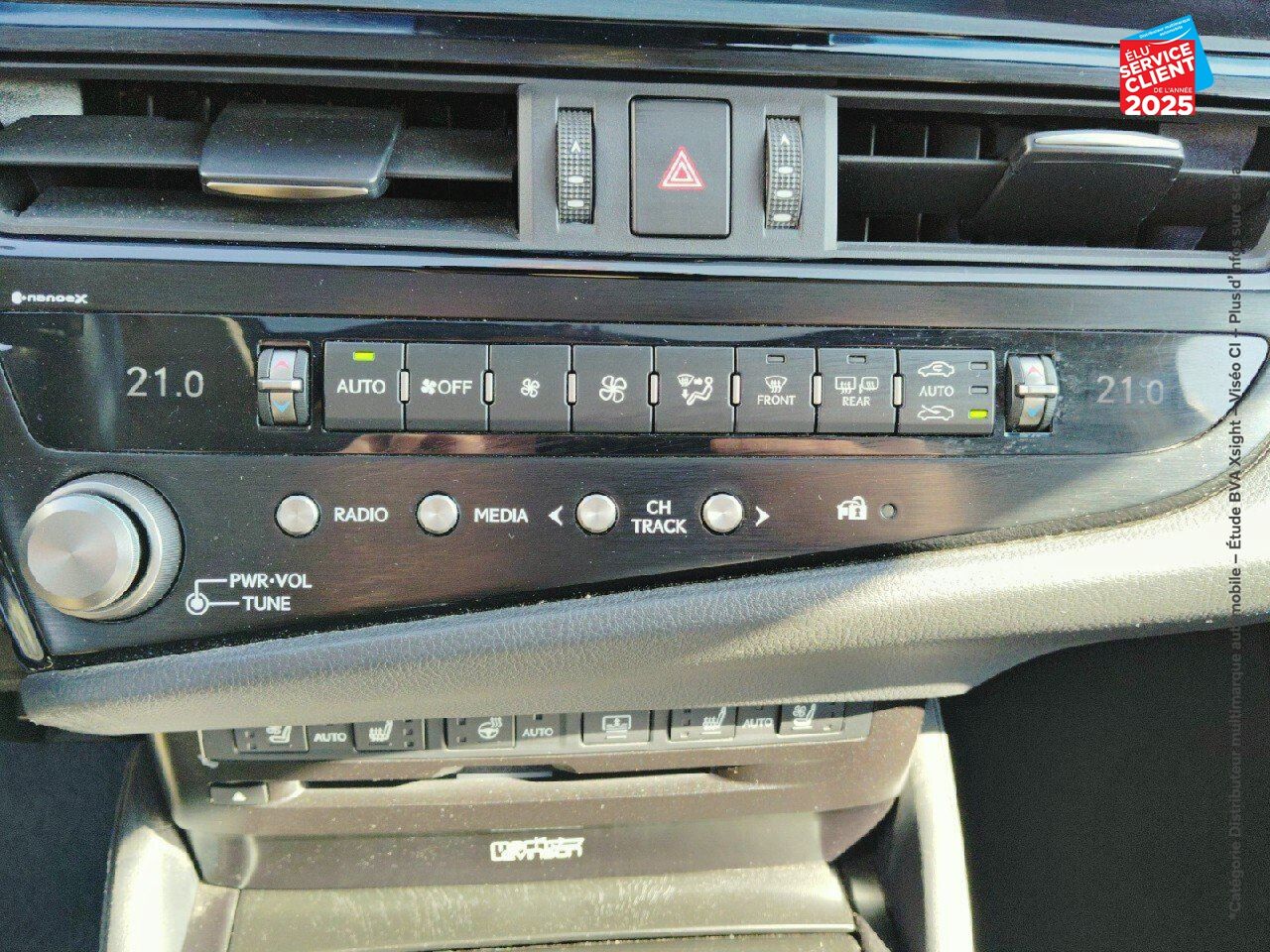 Véhicule d'occasion LEXUS ES 300H EXECUTIVE TOUVRANT CAMERA GPS chez Toyota Thionville