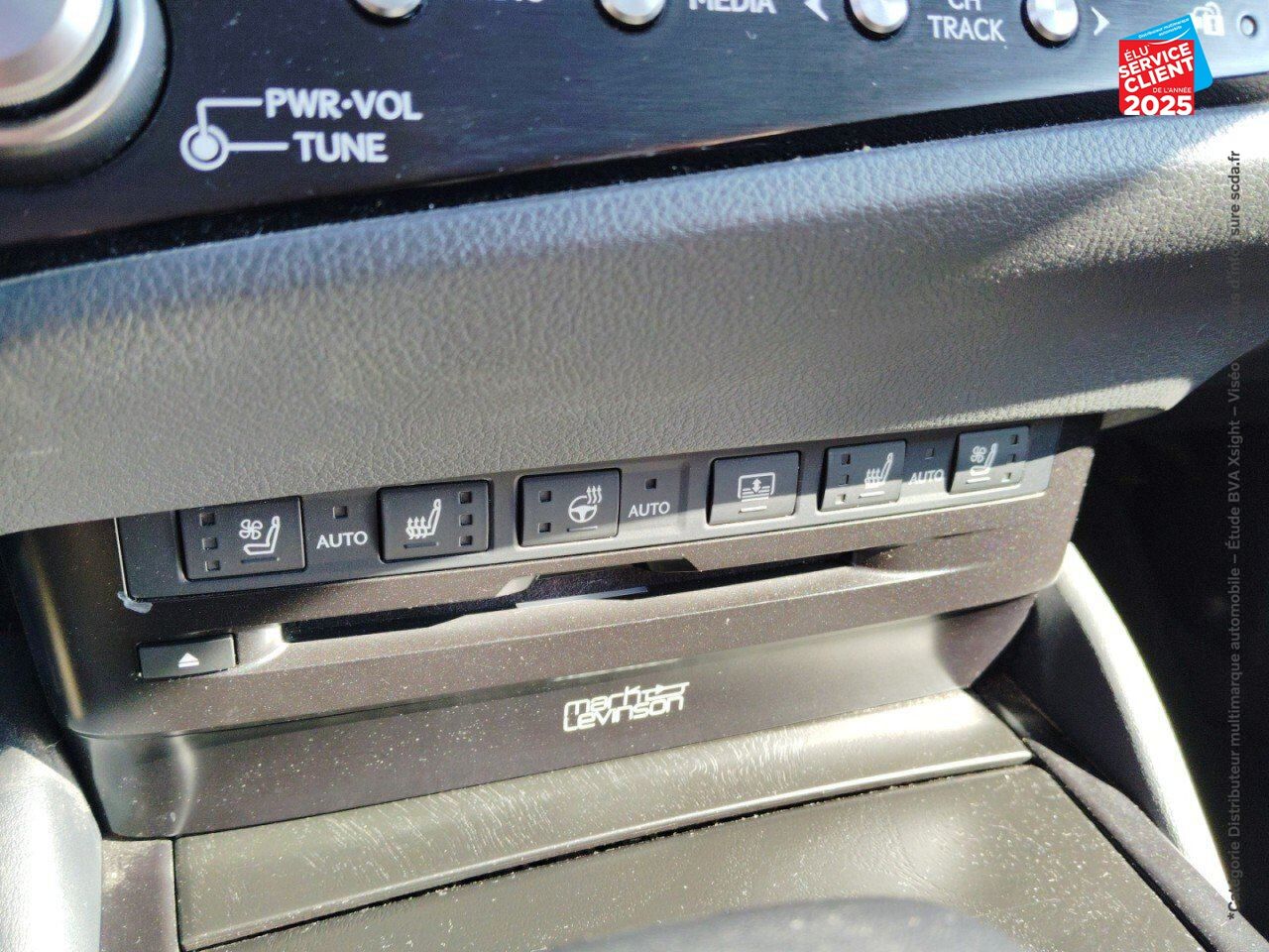 Véhicule d'occasion LEXUS ES 300H EXECUTIVE TOUVRANT CAMERA GPS chez Toyota Thionville