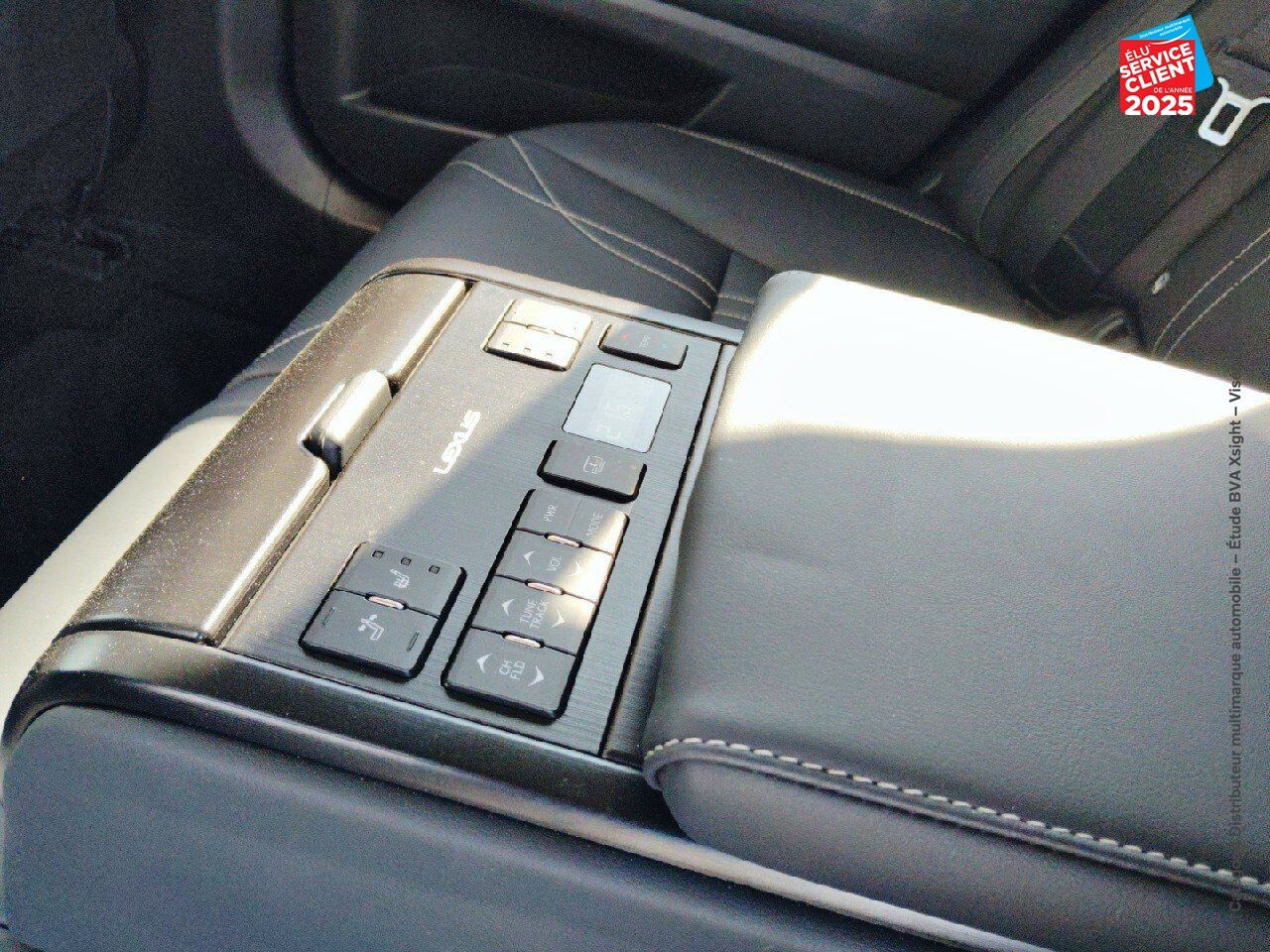 Véhicule d'occasion LEXUS ES 300H EXECUTIVE TOUVRANT CAMERA GPS chez Toyota Thionville
