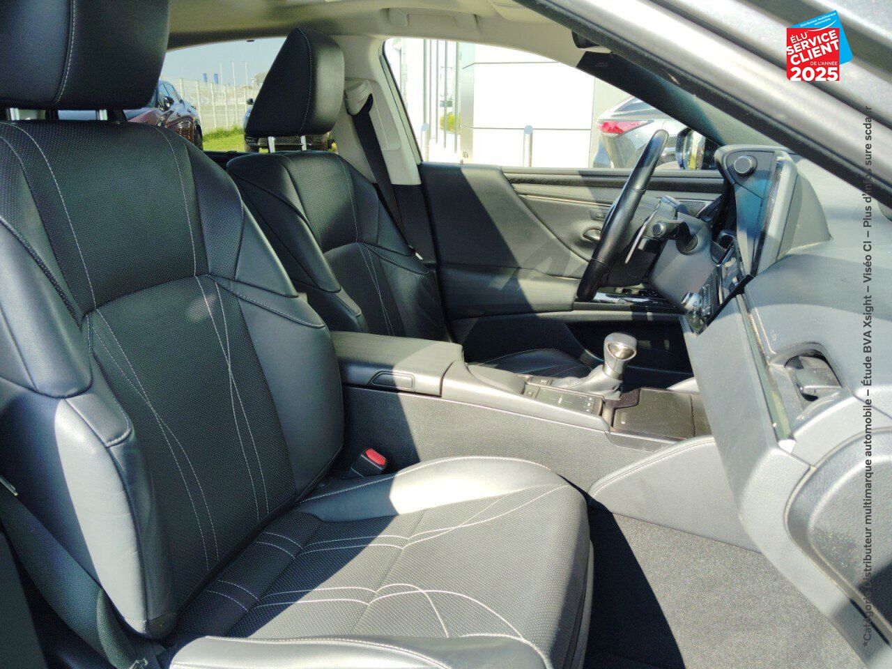 Véhicule d'occasion LEXUS ES 300H EXECUTIVE TOUVRANT CAMERA GPS chez Toyota Thionville