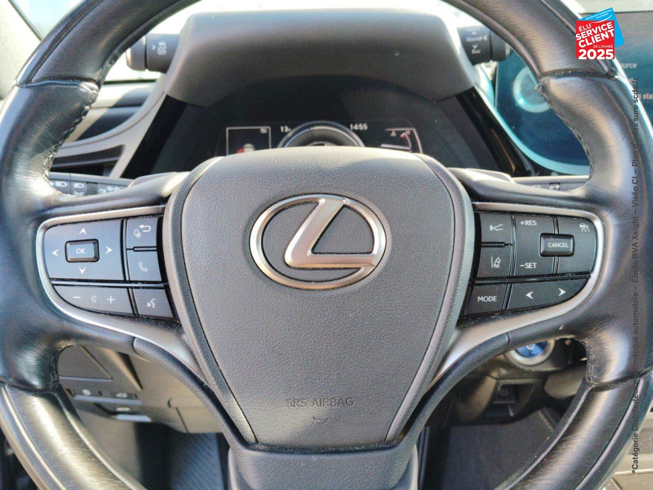 Véhicule d'occasion LEXUS ES 300H EXECUTIVE TOUVRANT CAMERA GPS chez Toyota Thionville