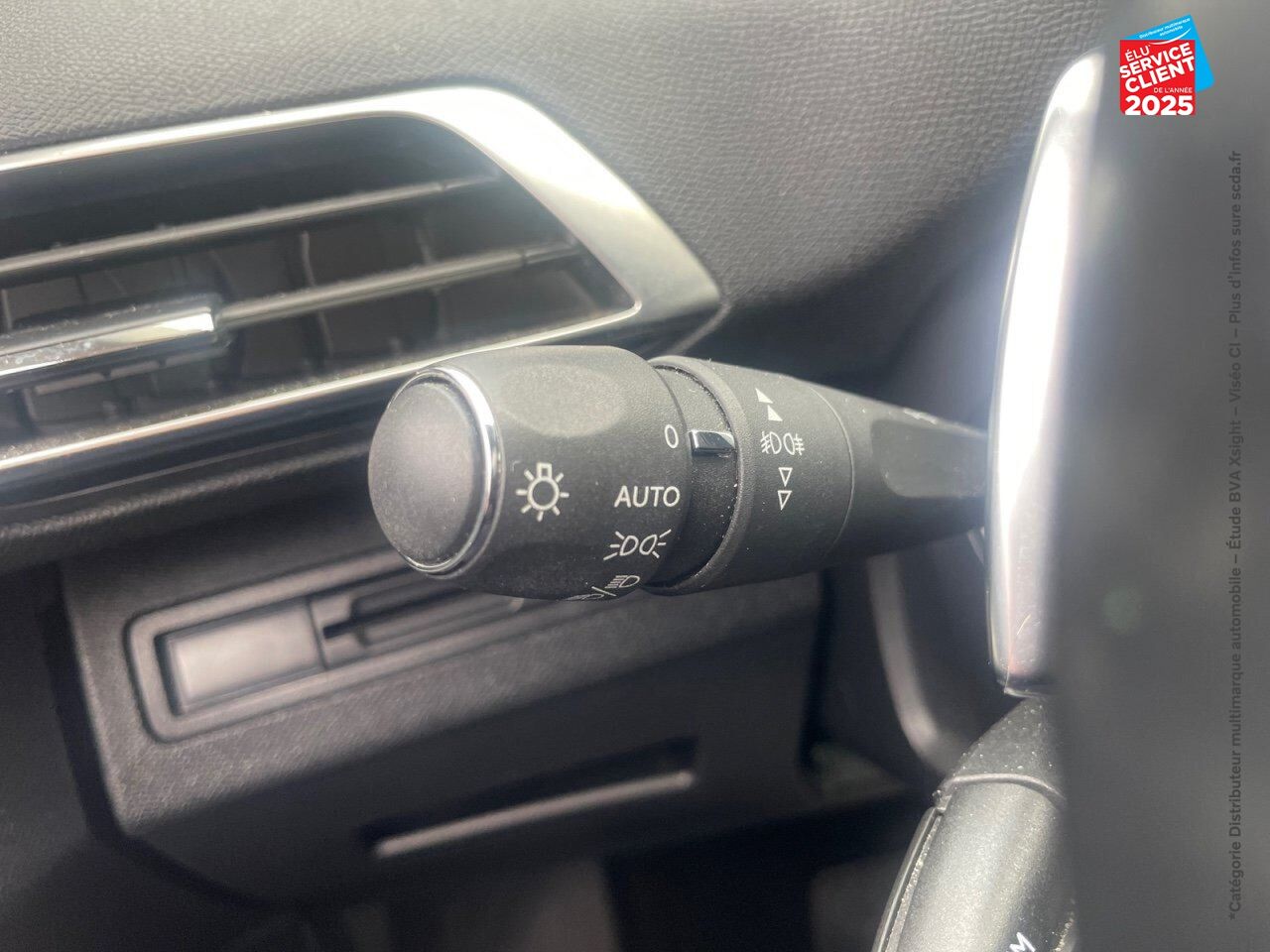 Véhicule d'occasion PEUGEOT 3008 1.6 PURETECH 180CH E6.C ALLURE SS EAT8 chez Renault Saint-Louis
