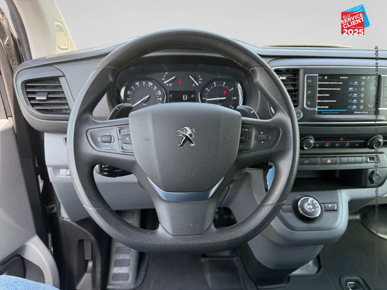 Véhicule d'occasion PEUGEOT EXPERT FG STANDARD 2.0 BLUEHDI 180CH SS ASPHALT EAT8 chez Renault Saint-Louis