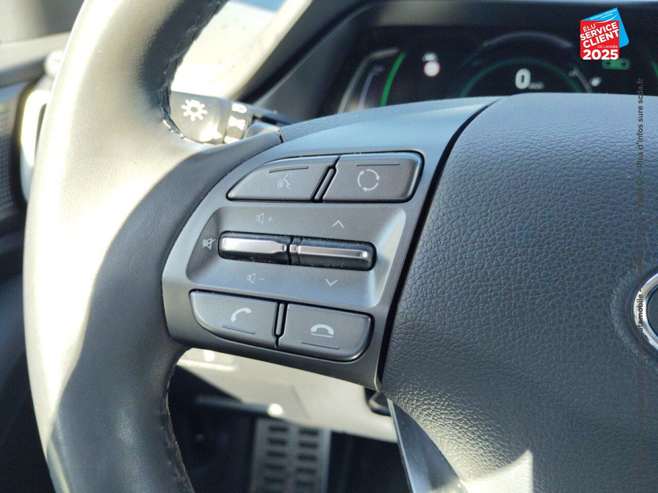 Véhicule d'occasion HYUNDAI IONIQ ELECTRIC 136CH CREATIVE 2CV SIEGES CHAUF GPS CAMERA CARPLAY chez Hyundai Chalons