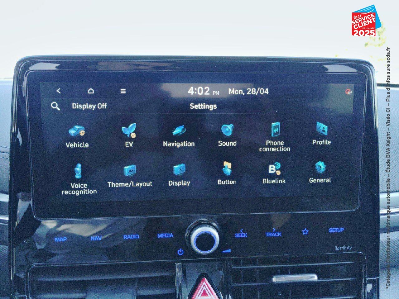 Véhicule d'occasion HYUNDAI IONIQ ELECTRIC 136CH CREATIVE 2CV SIEGES CHAUF GPS CAMERA CARPLAY chez Hyundai Chalons