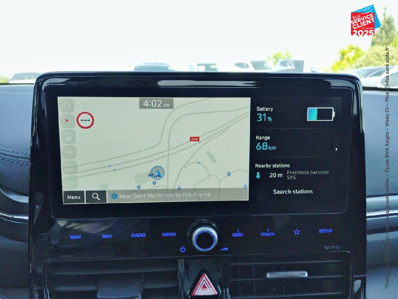 Véhicule d'occasion HYUNDAI IONIQ ELECTRIC 136CH CREATIVE 2CV SIEGES CHAUF GPS CAMERA CARPLAY chez Hyundai Chalons