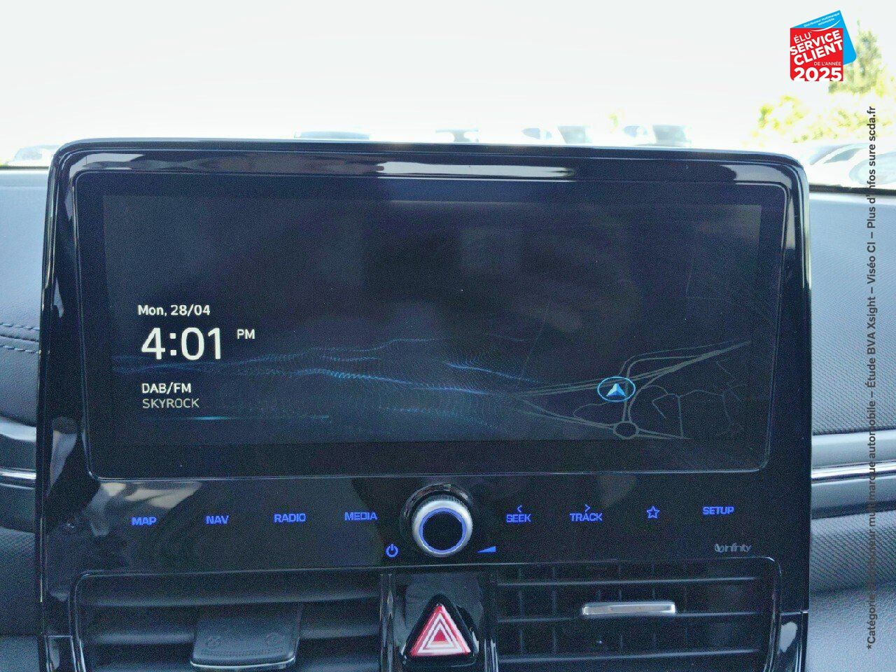 Véhicule d'occasion HYUNDAI IONIQ ELECTRIC 136CH CREATIVE 2CV SIEGES CHAUF GPS CAMERA CARPLAY chez Hyundai Chalons