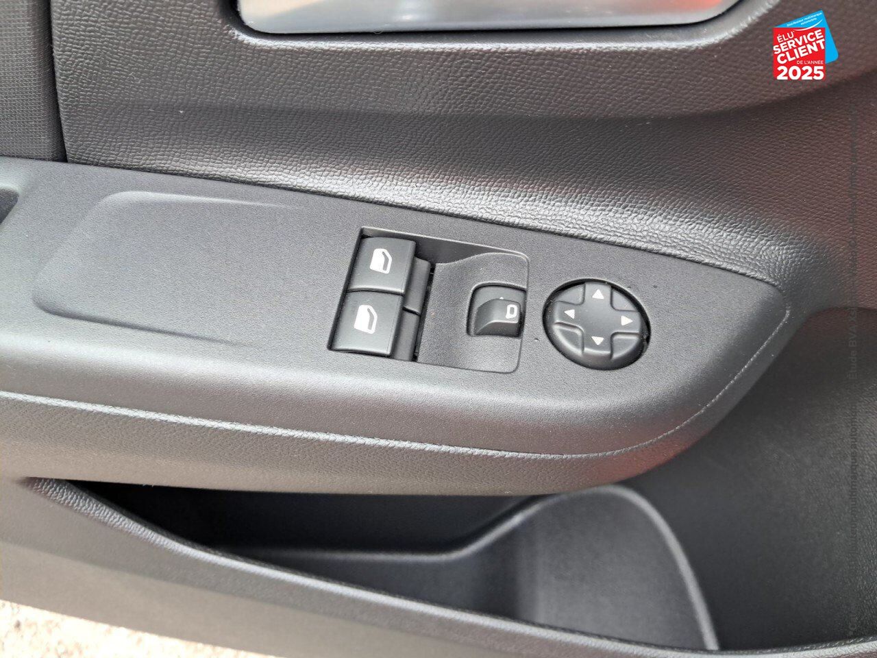 Véhicule d'occasion OPEL CORSA CORSA-E 136CH EDITION BUSINESS RADAR AR CARPLAY chez Opel Thionville
