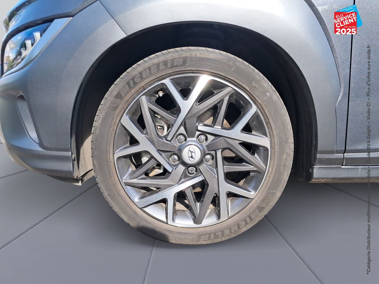 Véhicule d'occasion HYUNDAI KONA 1.6 GDI 141 CH HYBRID CREATIVE DCT-6 CAMERA HUD chez Toyota Sarreguemines