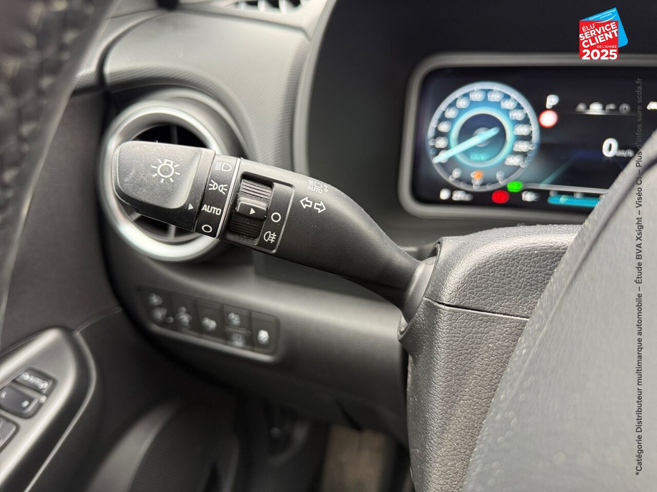 Véhicule d'occasion HYUNDAI KONA 1.6 GDI HYBRID 141CH CREATIVE DCT-6 EURO6D-T EVAP chez Hyundai Chalons