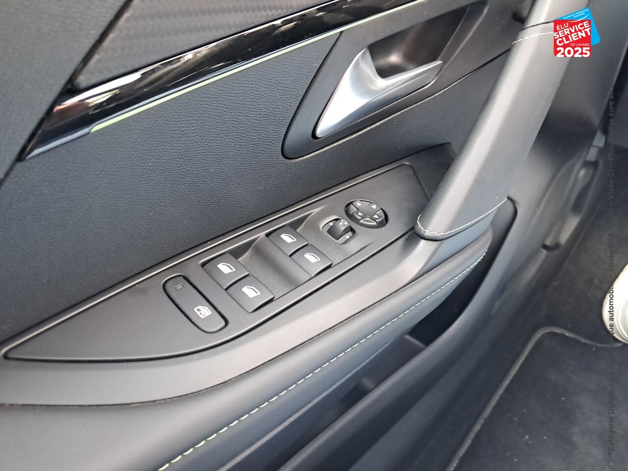 Véhicule d'occasion PEUGEOT 208 1.2 PURETECH 100CH S/S GT EAT8 SIEGE CHAUF CAMERA GPS chez Hyundai Epernay