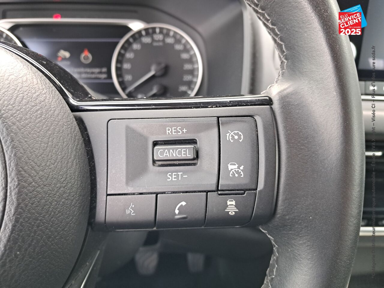 Véhicule d'occasion NISSAN QASHQAI 1.3 MILD HYBRID 140CH ACENTA 2022 chez Nissan Qashqai occasion