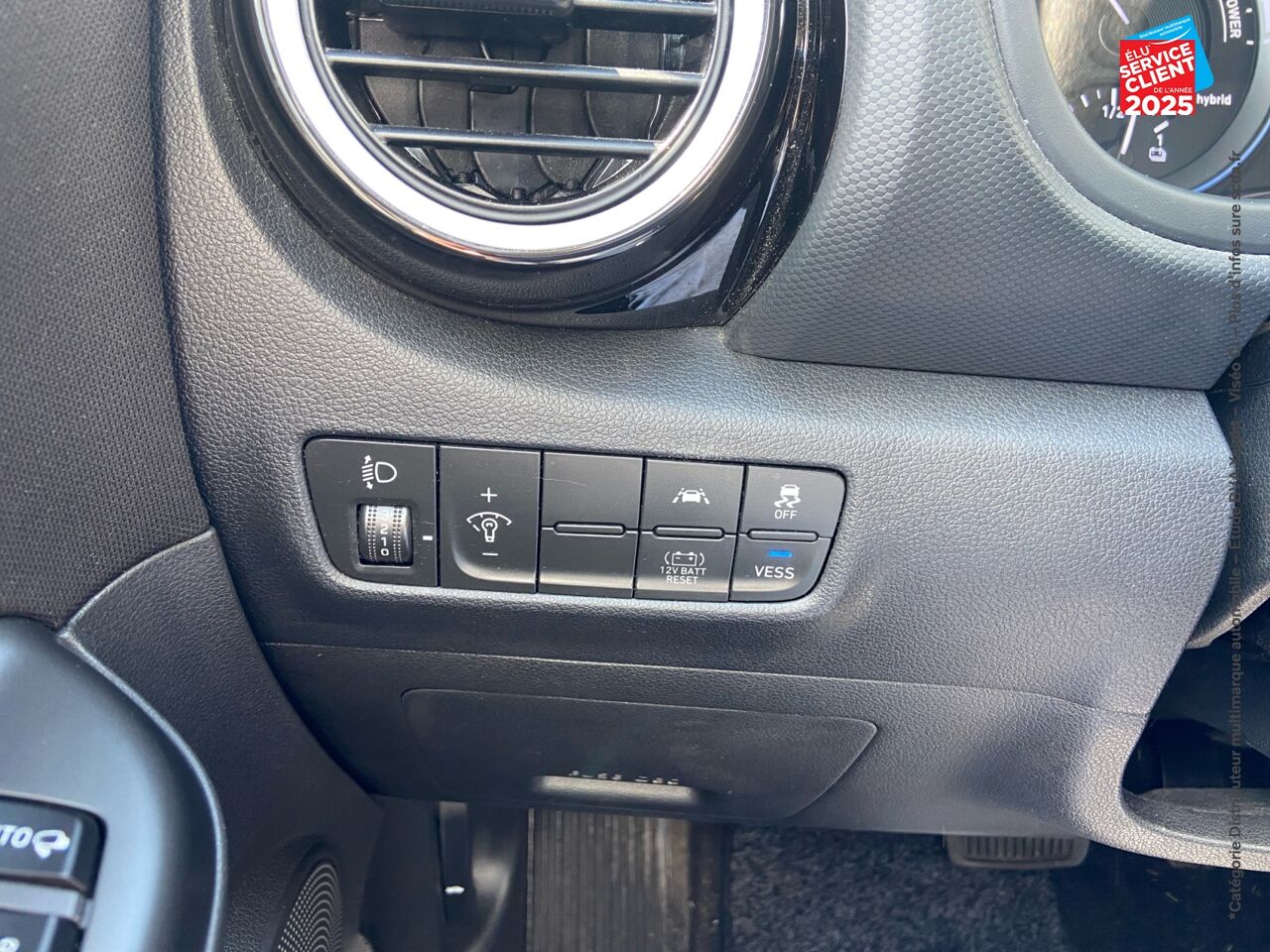 Véhicule d'occasion HYUNDAI KONA 1.6 GDI 141CH HYBRID INTUITIVE DCT-6 CAMERA chez Hyundai Epernay