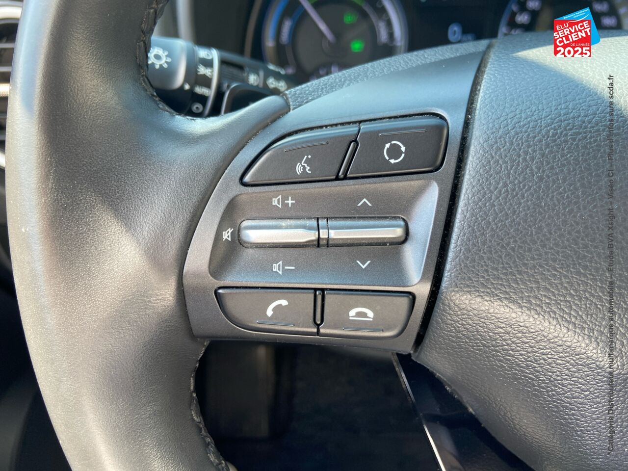 Véhicule d'occasion HYUNDAI KONA 1.6 GDI 141CH HYBRID INTUITIVE DCT-6 CAMERA chez Hyundai Epernay