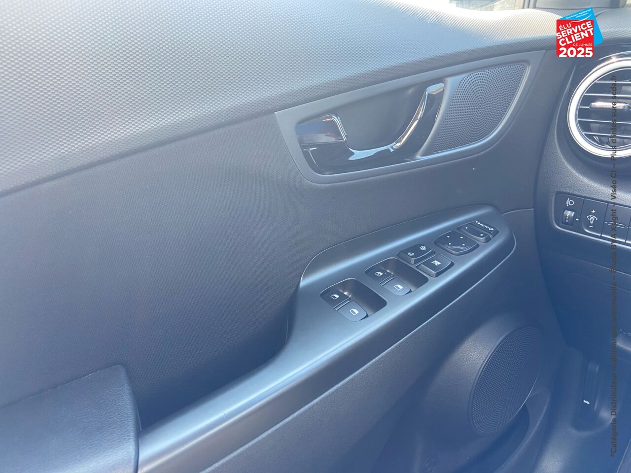 Véhicule d'occasion HYUNDAI KONA 1.6 GDI 141CH HYBRID INTUITIVE DCT-6 CAMERA chez Hyundai Epernay