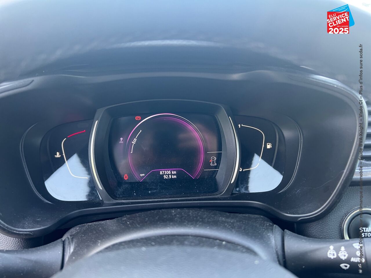 Véhicule d'occasion RENAULT KADJAR 1.5 BLUE DCI 115CH TEAM RUGBY GPS chez Renault Saint-Louis