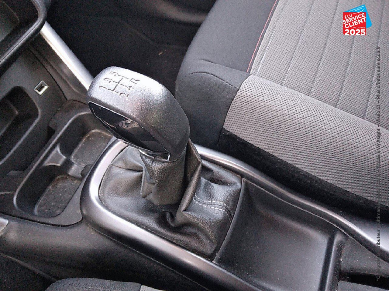 Véhicule d'occasion CITROEN C3 AIRCROSS PURETECH 110CH S/S SHINE E6.D-TEMP GPS chez Opel Bar le Duc