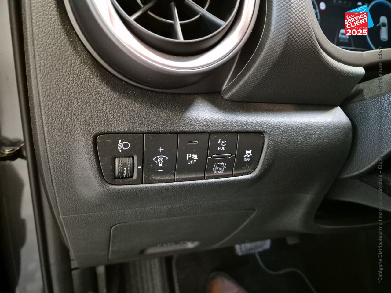 Véhicule d'occasion HYUNDAI KONA 1.6 GDI 141CH HYBRID CREATIVE DCT-6 chez Hyundai Epernay