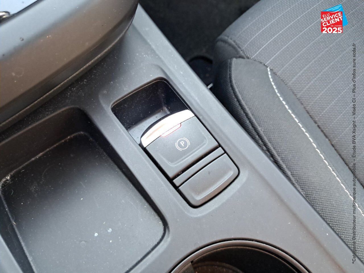 Véhicule d'occasion RENAULT ARKANA 1.6 E-TECH 145CH BUSINESS chez Renault Colmar