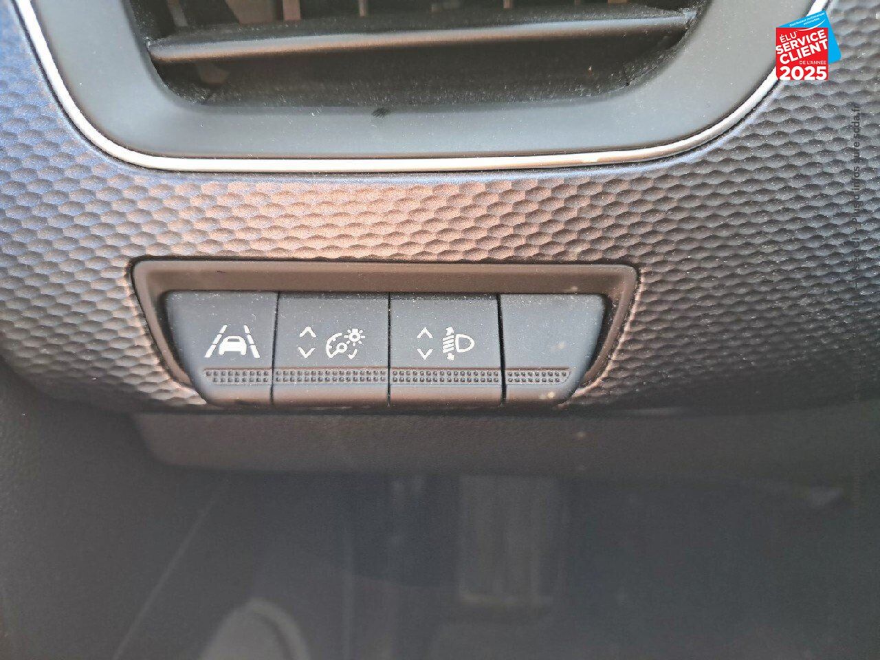 Véhicule d'occasion RENAULT ARKANA 1.6 E-TECH 145CH BUSINESS chez Renault Colmar