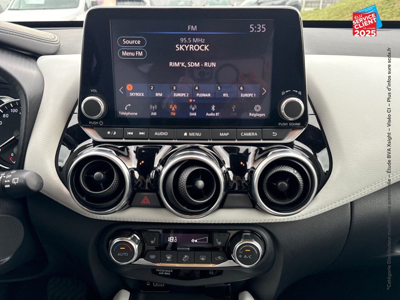 Véhicule d'occasion NISSAN JUKE 1.0 DIG-T 114CH N-DESIGN DCT 2021 SIEGES CHAUF GPS CAM360 BOSE chez Toyota Thionville