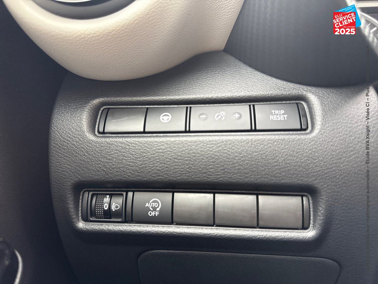 Véhicule d'occasion NISSAN JUKE 1.0 DIG-T 114CH N-DESIGN DCT 2021 SIEGES CHAUF GPS CAM360 BOSE chez Toyota Thionville
