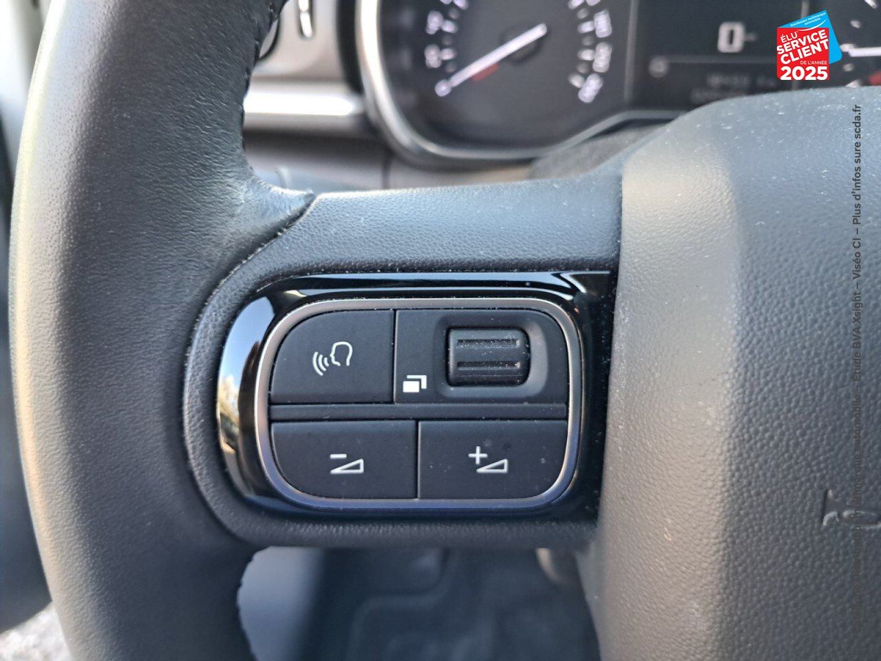 Véhicule d'occasion CITROEN C3 1.2 PURETECH 83CH SS SHINE PACK 123G chez Renault Sélestat