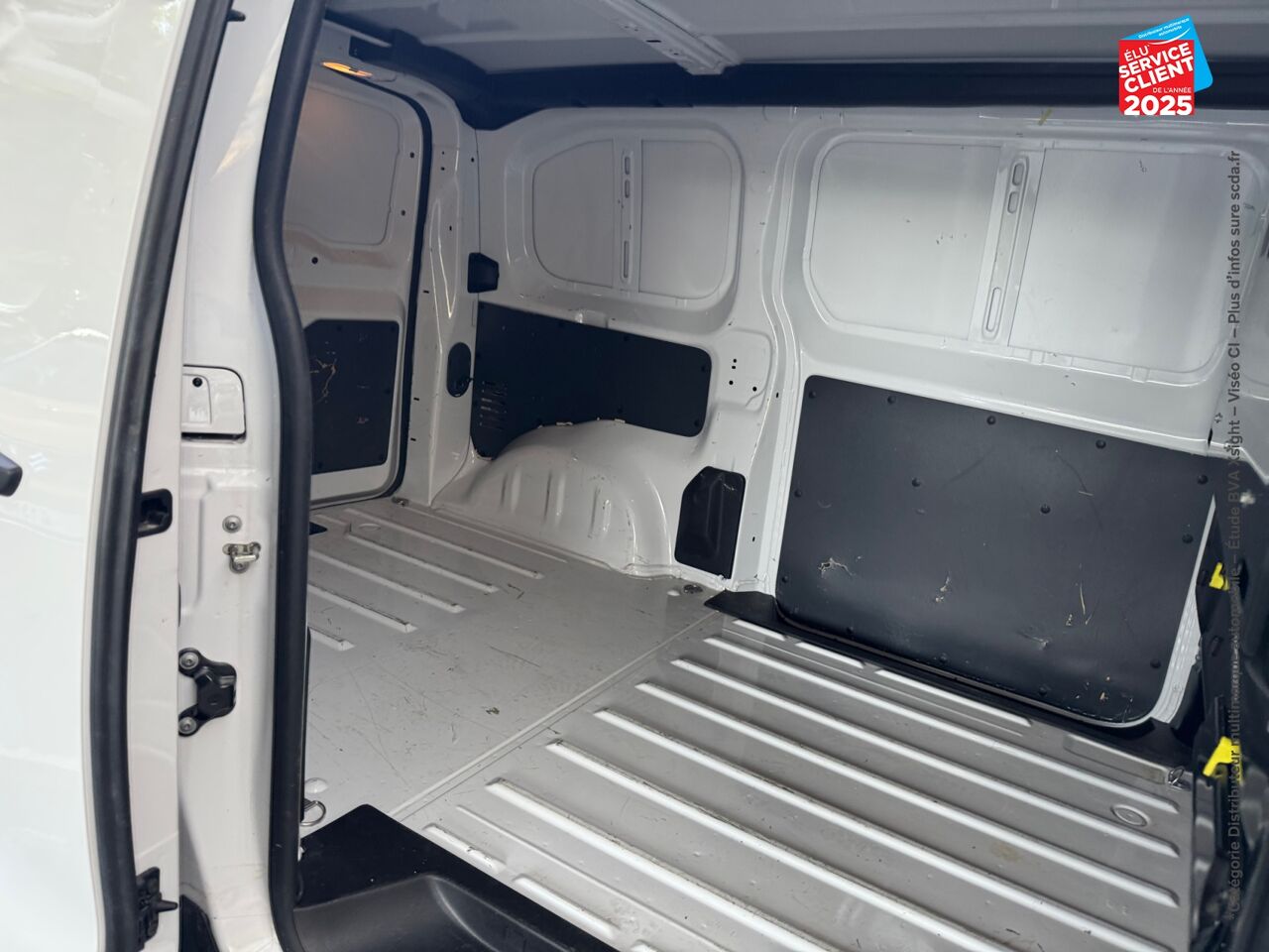 Véhicule d'occasion OPEL VIVARO FG M 100 KW BATTERIE 50 KWH CARPLAY chez Opel Verdun